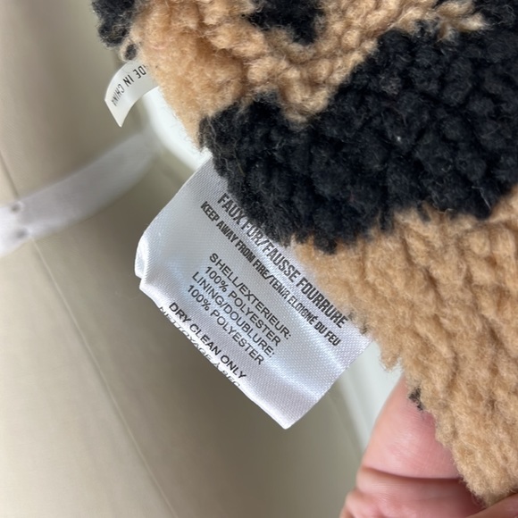 Apparis Tanvi Scarf Teddy Leopard Scarf - Picture 9 of 9